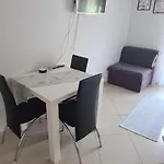 Scotti شقة
