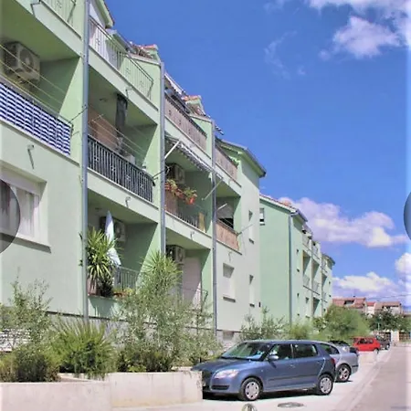 Apartment Scotti Kaštela